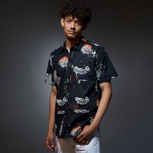 [SOLD] Star Wars The Mandalorian Icons Woven Button-Up Her Universe Exclusive